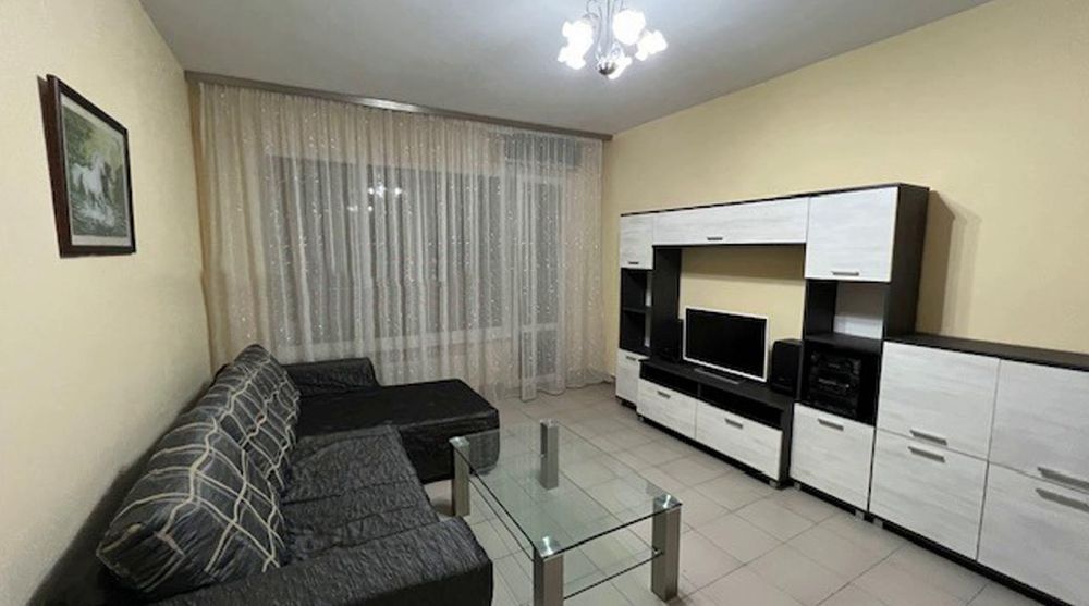 Дава се под наем Двустаен апартамент в София, Връбница 1 - 60 кв.м за 562 € - Снимка #1