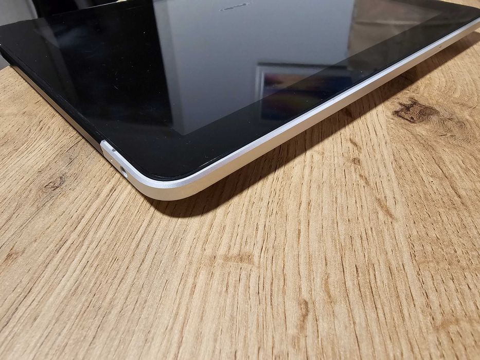 Apple iPad 1st Gen (A1337 EMC 2328) 64GB + 3G – За части / Подута батерия