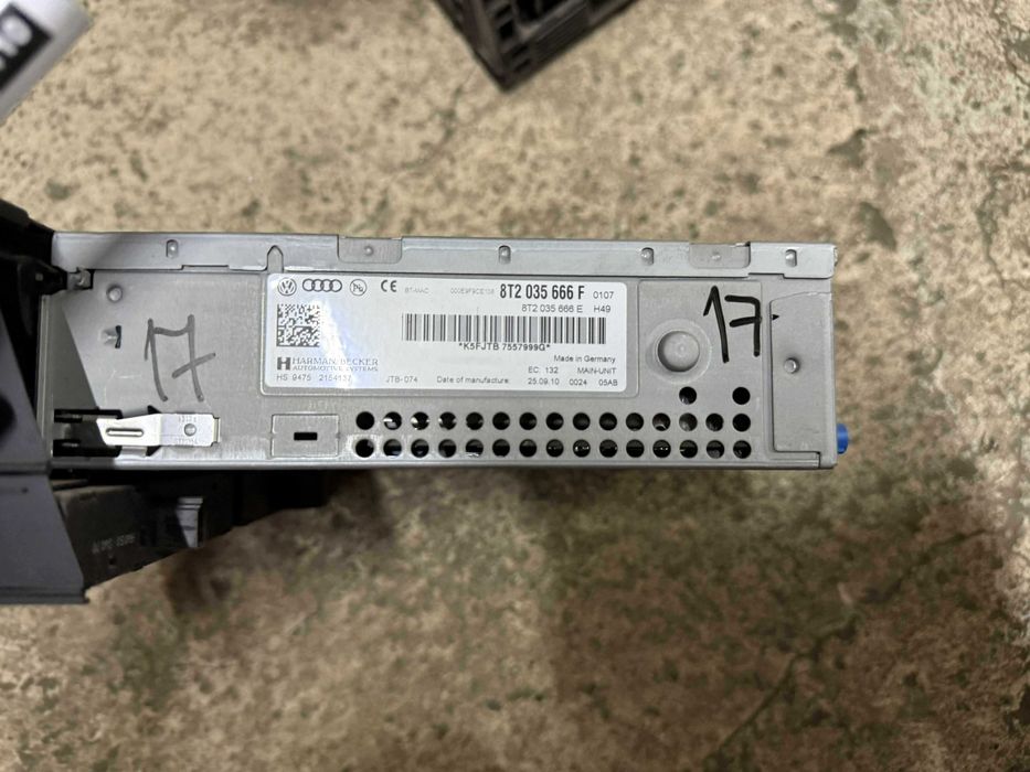 MEDIA,Радио,Навигация,Чейнджър 8T2 035 666 F ном 17