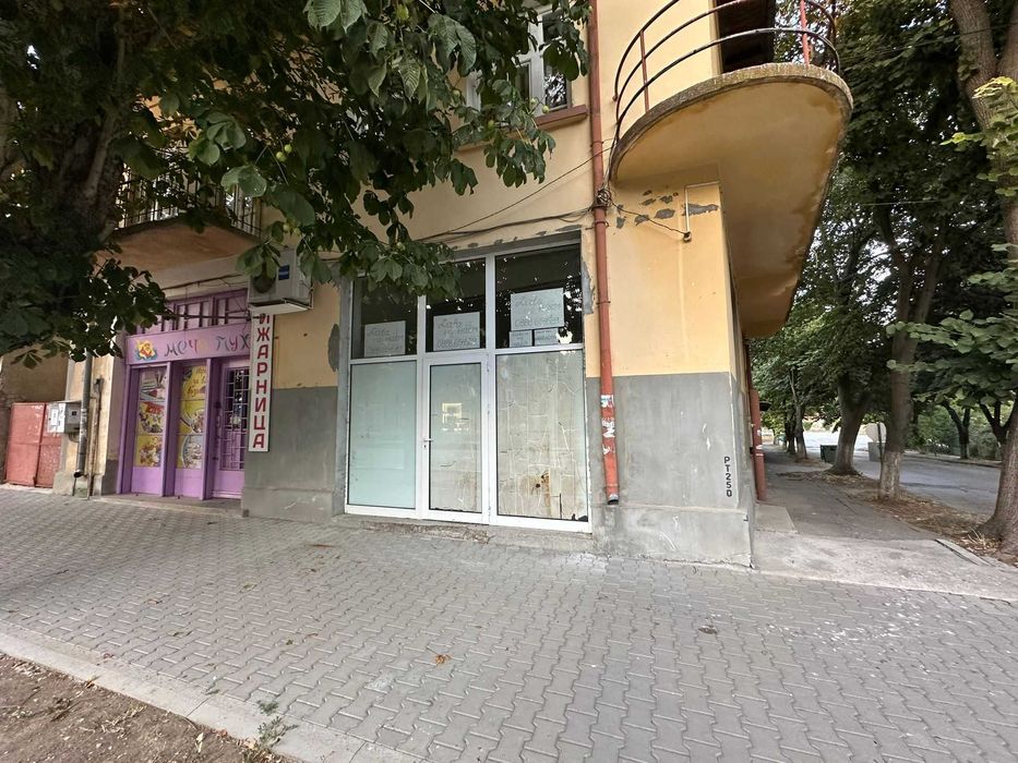 Дава се под наем Магазин в Кнежа - 48 кв.м за 433.5 € - Снимка #3