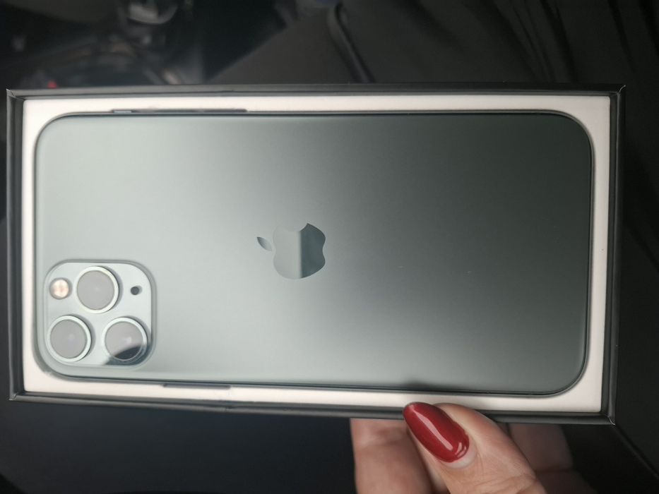 Продава се IPhone 11 pro 64gb