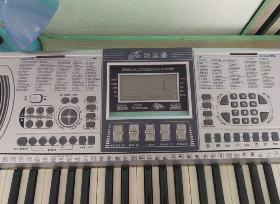 Orga electronică XIN YUN – 61 clape, boxe stereo, display LCD