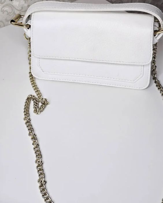 Продам сумку белого цвета