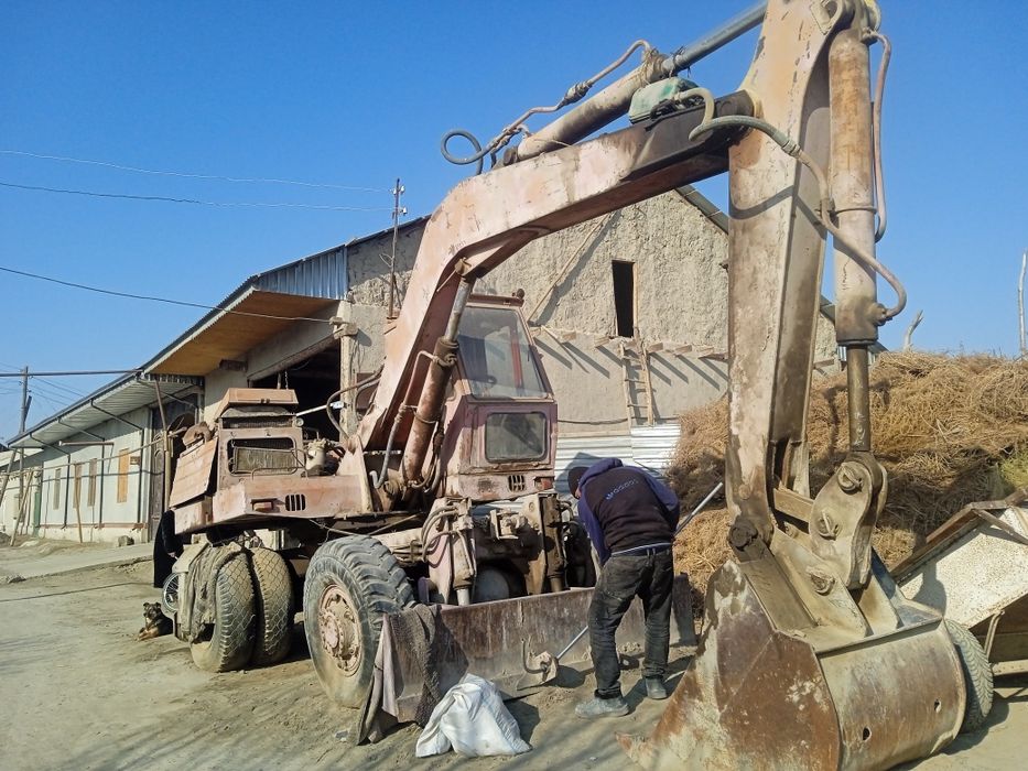 Chayon sotiladi ishlab turibti dakmenti bor .  Hamma joyi ishlaydi