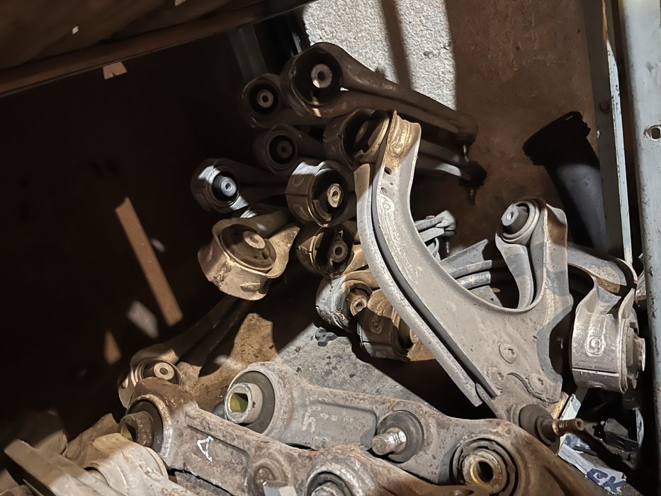 Носачи Mercedes E W211 и CLS W219 / Носач