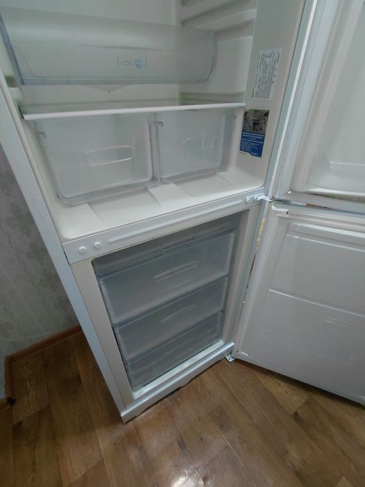 Холодильник двухкамерный