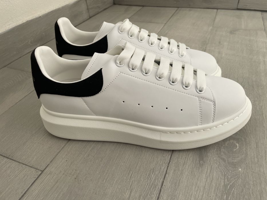Adidași Alexander McQueen Oversized – mărimea 44 – Alb – Noi