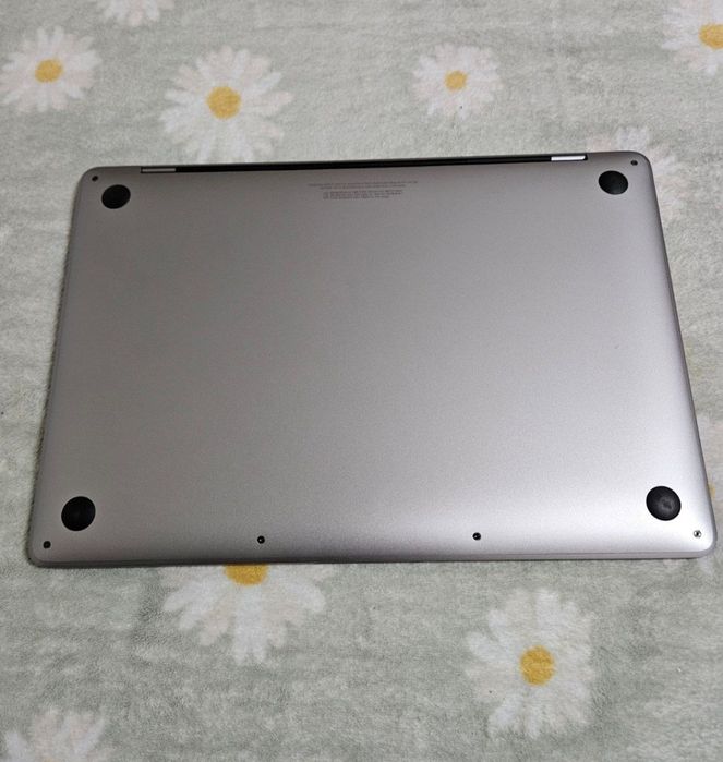 MacBook Pro M2 13 dyum Ram 16GB/ssd 512GB spacegray sotiladi