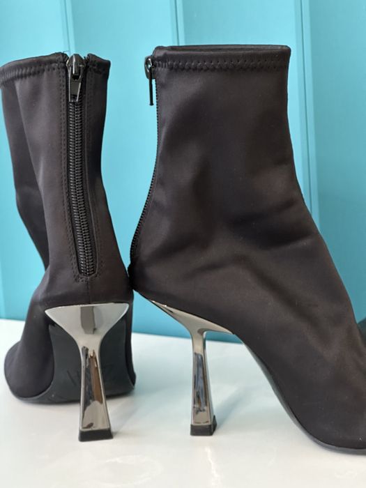 Продам Туфли-Сапожки ZARA