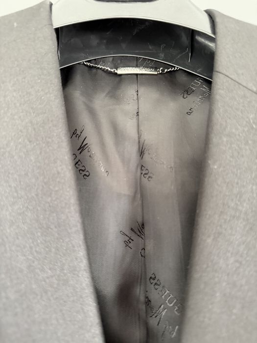 Ориигнално сако на марката Guess