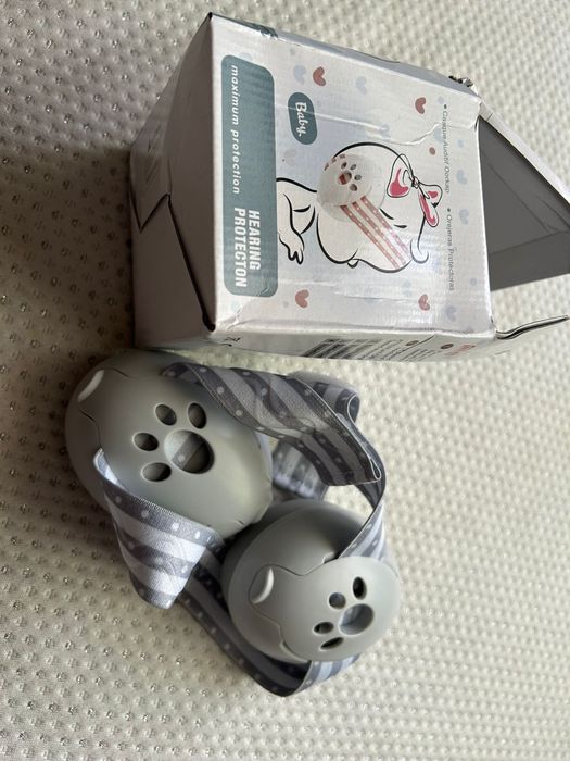 Vand lucruri pentru mamici si bebe