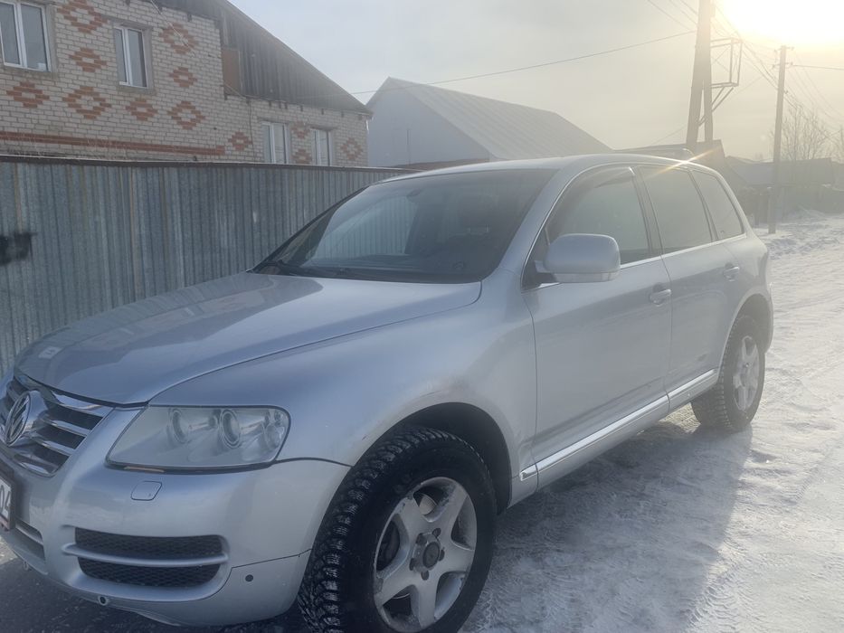 Машина Volkswagen Touareg