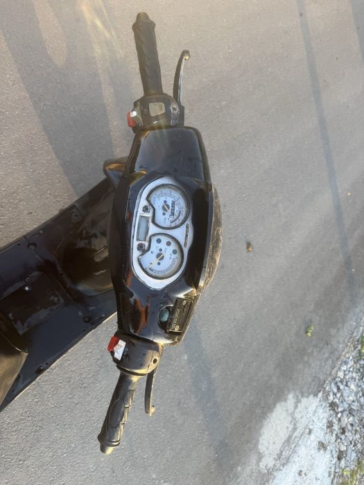 Generic cracker 50 cc скутер