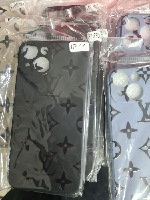 Чехлы на 14, 14 pro, 14 pro max.