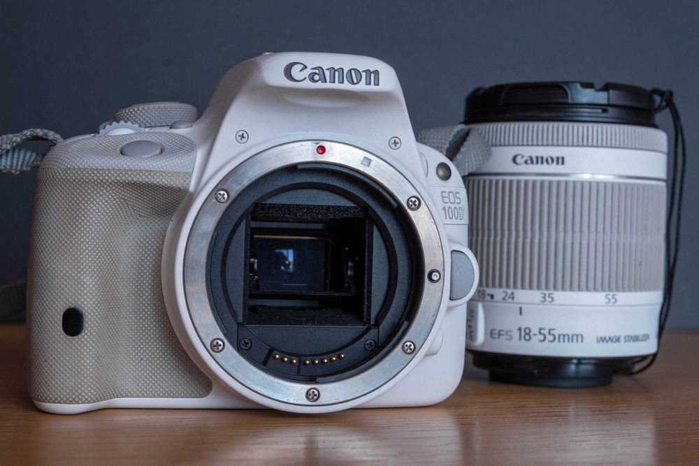 Canon 100D + 18-55mm + 50mm f/1.8 – Stare foarte bună
