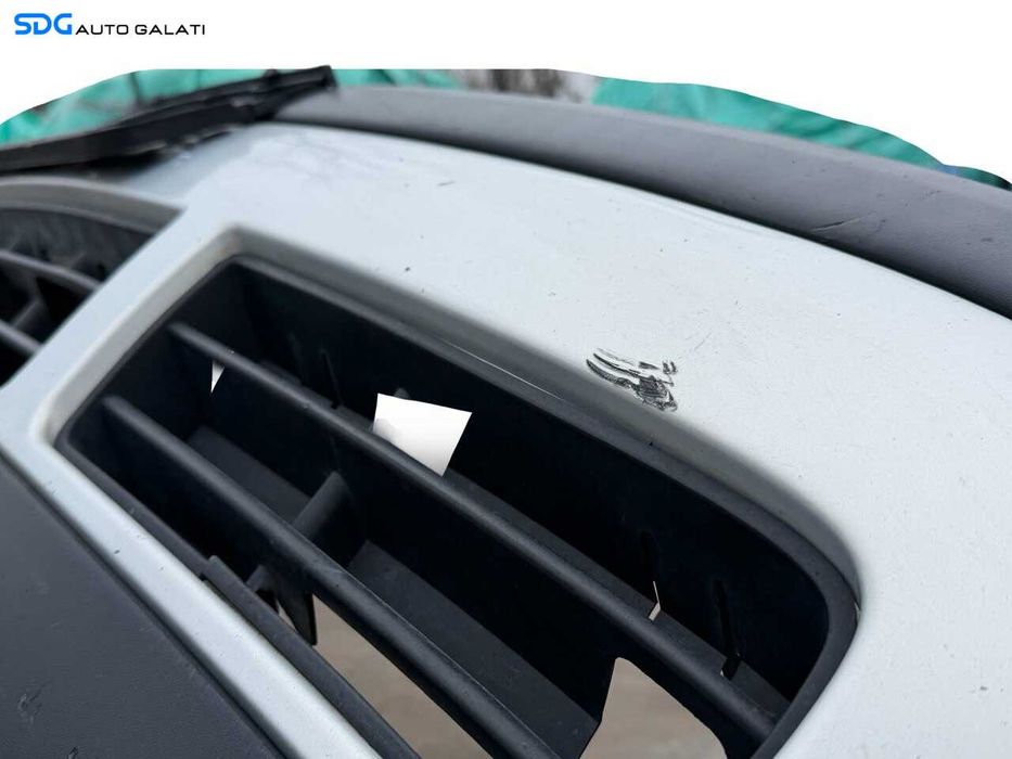 Bara Spoiler Fata cu Spalatoare Faruri Mici Imperfectiuni Culoare Argintiu LA7W Volkswagen Golf 4 1998  - 2006 Cod 1J0805903 1J0807178B 1J0807221 [L9919]