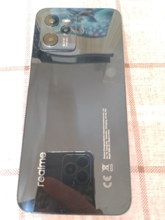 Продавам телефон Realme C35