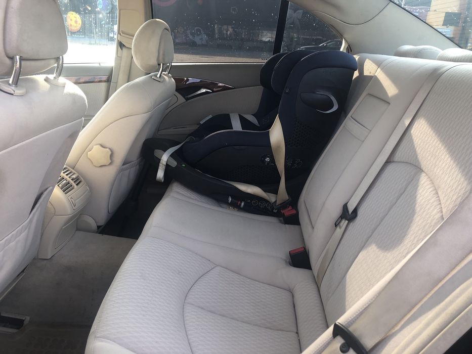 Proprietar vând Mercedes E220 Elegance 2.2 CDi 150CP 2004 Jante 18
