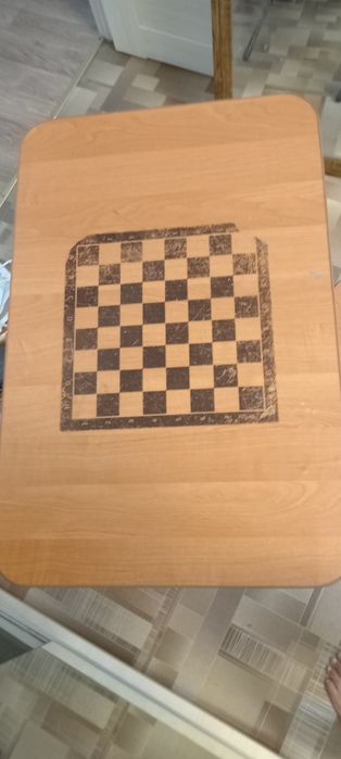 Продам стол и стул для школьника