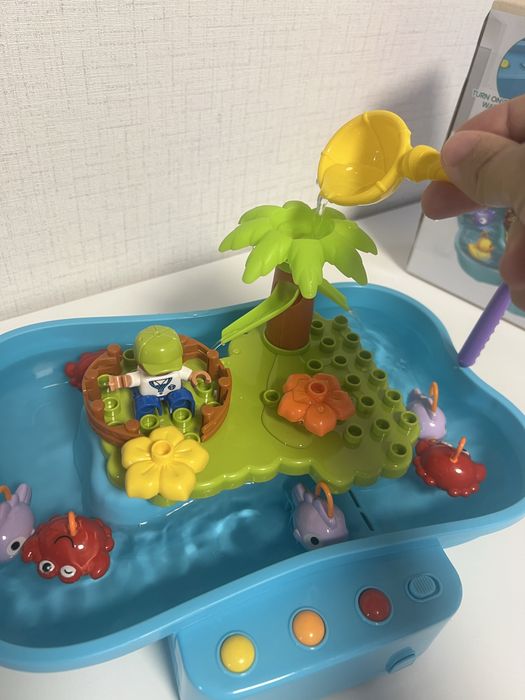 Музикална водна пързалка с рибки и части на конструктор, водна маса, игра, вода
