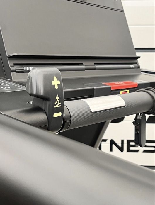 Technogym ARTIS Бягаща Пътека