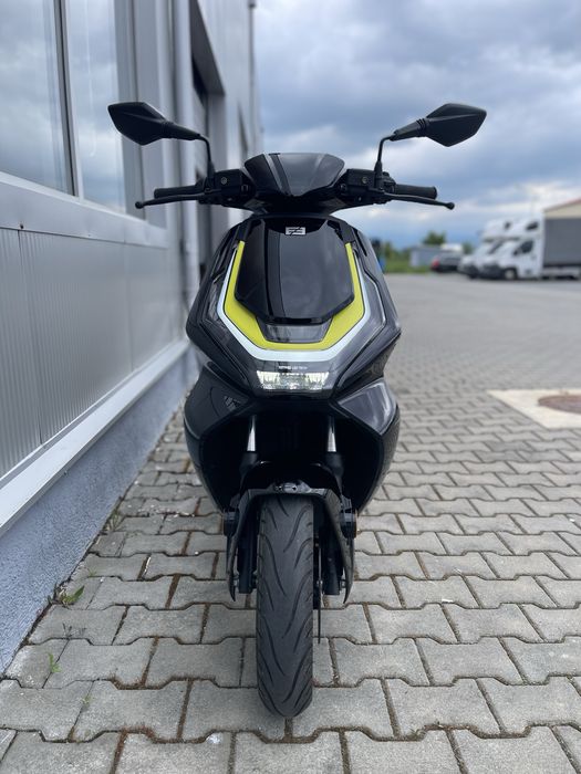 Zeeho AE6+ scuter electric
