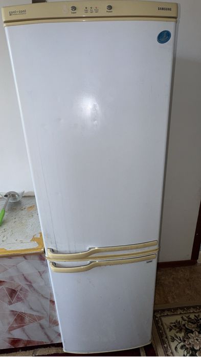 Продам срочно холодильник Самсунг