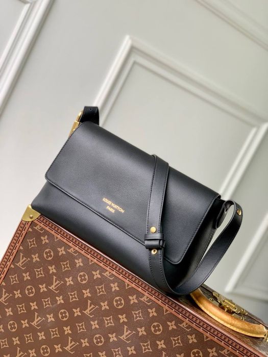 Geanta Louis Vuitton Low Key Messenger