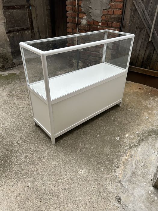 Стелжи за магазин