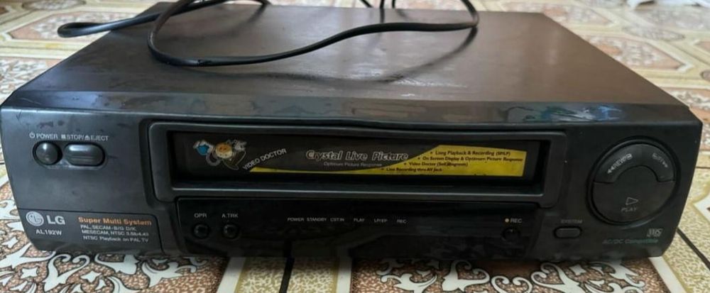 Продам Видеомагнитофон LG