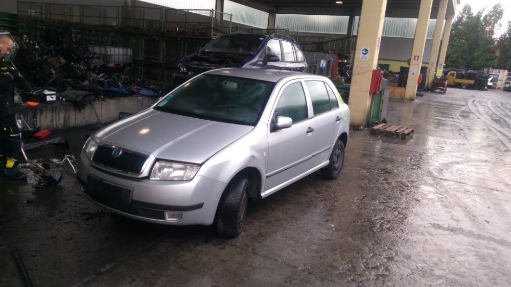 Skoda Fabia/Шкода фабия на части