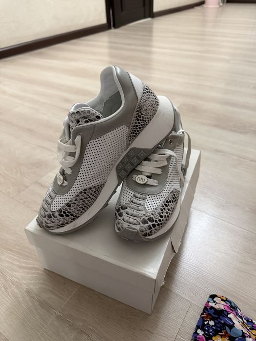 Продам турецкие крассовки