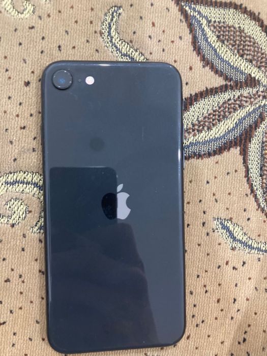 iphone se прлдам срочно