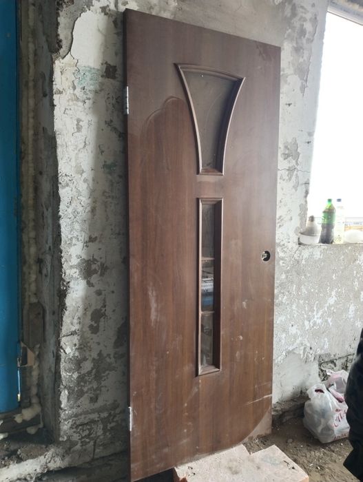 Продам двери б/у