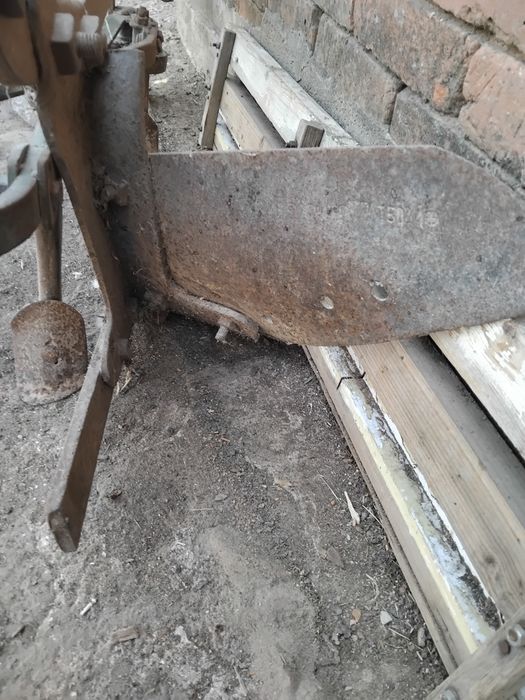 Плуг - обръщач и тесачка