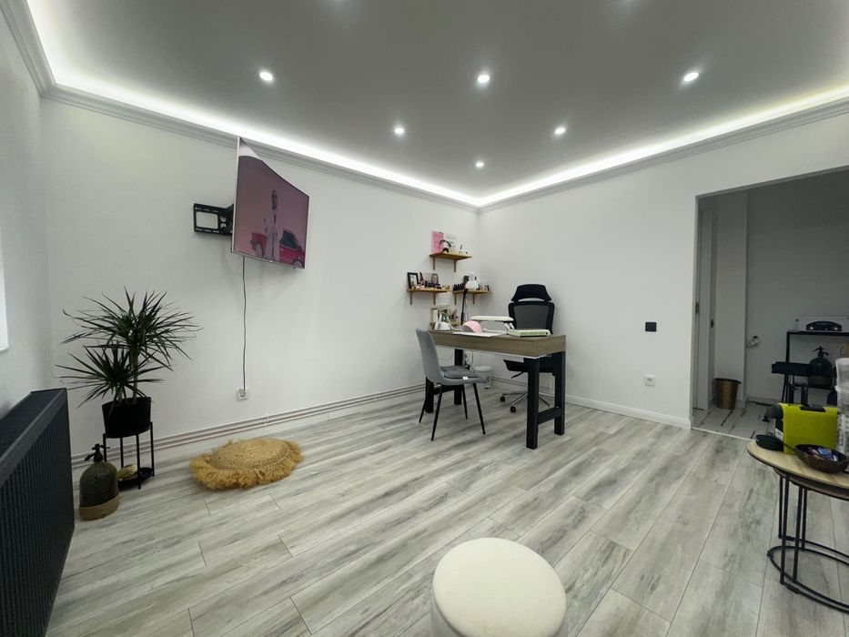Se vinde garsonieră modernă, complet renovată de la 0, situată într-o zonă foarte liniștită din Blaj – Câmpia Libertății (G3, etaj 1)