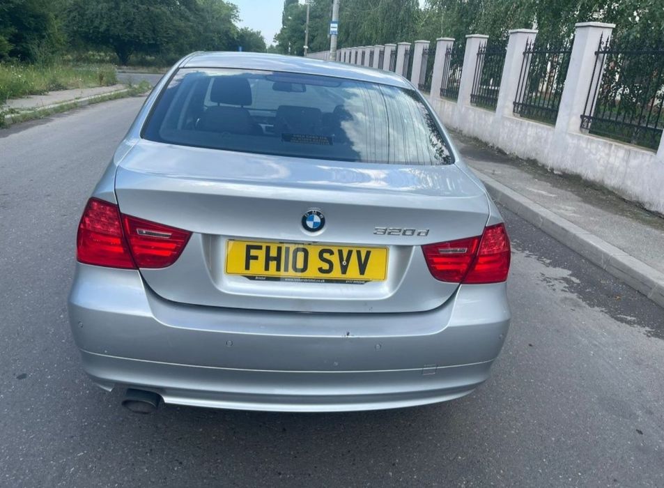 Portbagaj cu stopuri bmw e90 facelift lci diferite culori