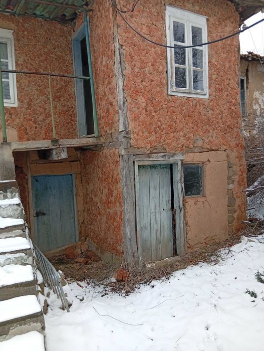 Продава се Къща в Брезник - 56 кв.м за 228 €/кв.м - Снимка #1