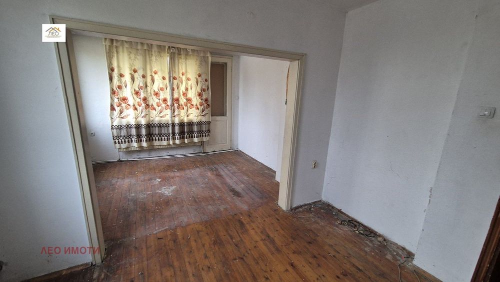 Продава се Четиристаен апартамент в Севлиево - 122 кв.м за 566 €/кв.м - Снимка #3