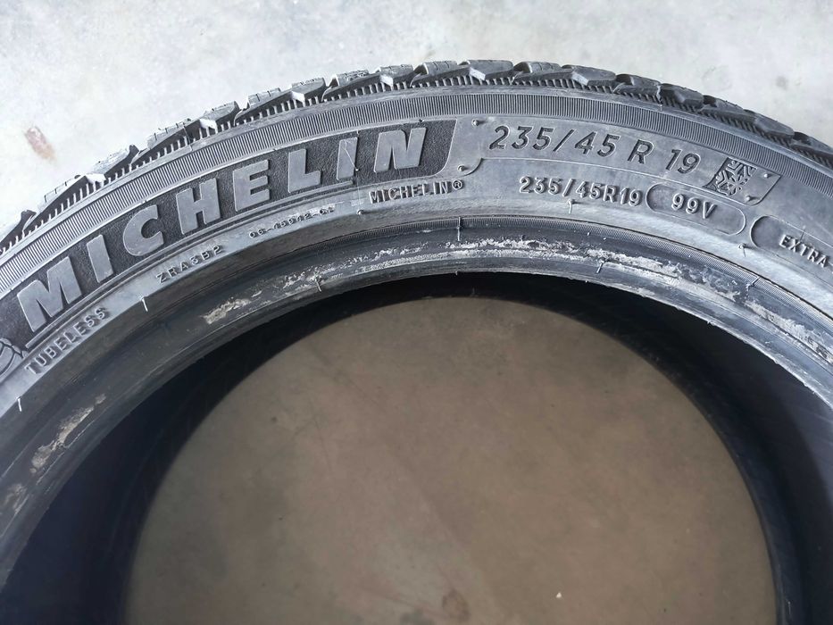 Anvelope  MICHELIN Pilot Alpin 235 X 45  R 19  DOT 2022