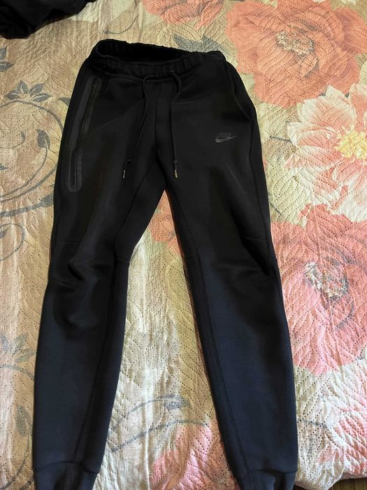 Продавам nike tech fleece долнище