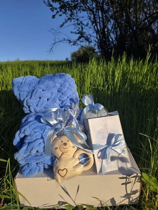 Персонализирана бебешка подаръчна кутия за новородено