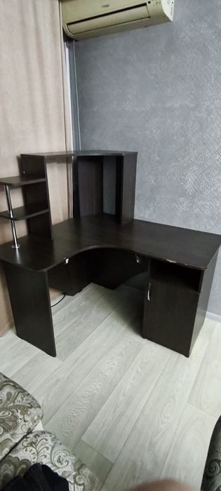 Стол компьютерный