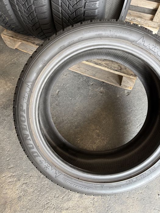 4 anvelope iarna ca NOI 235/45/18 , Dunlop , 8 mm !