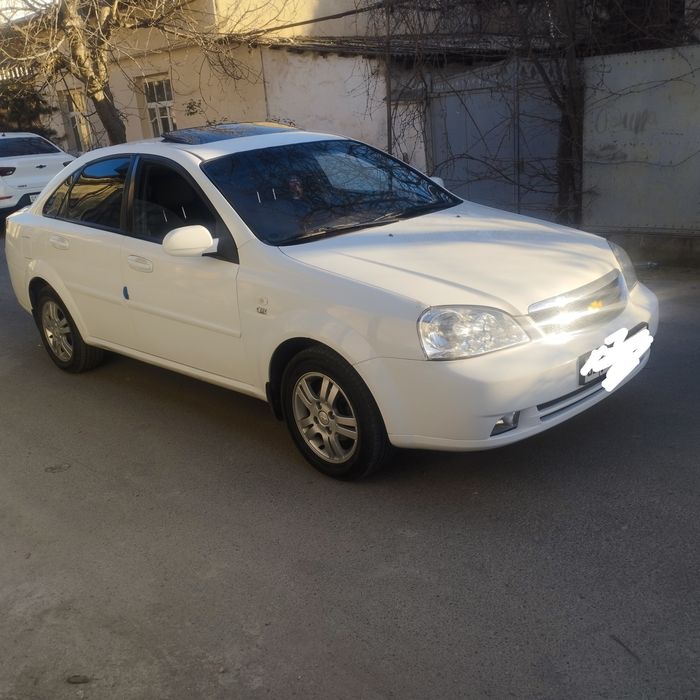 Lasetti 1.6 sotiladi gazda