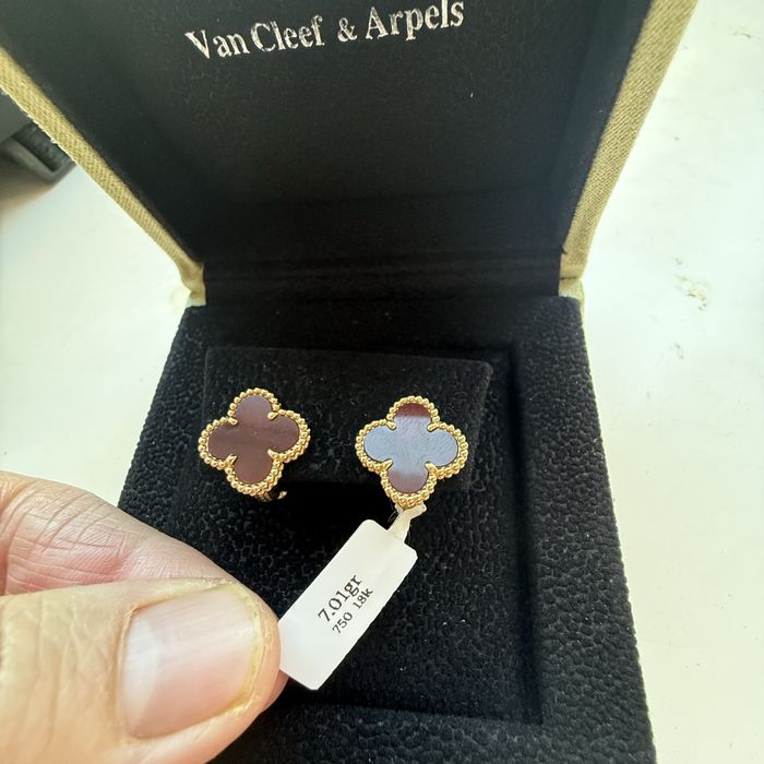 Срочно срочно. Серьги.  750 пробы.