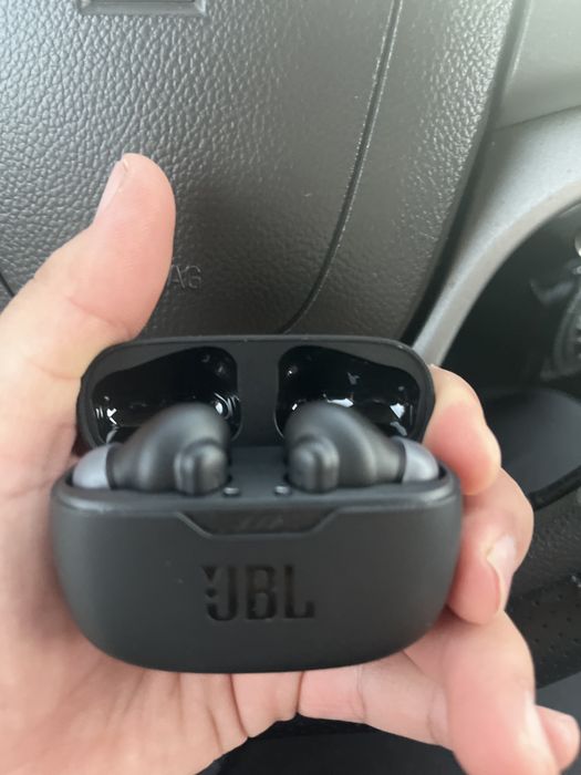 Продам наушники оригинал JBL