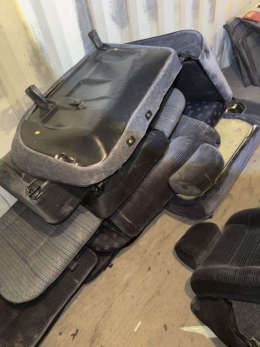 Сиденья передние,задние гольф 3