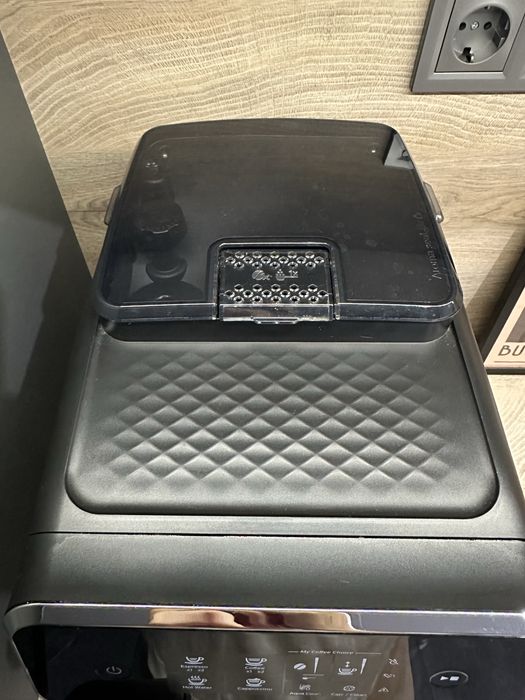 Кафеавтомат Philips LatteGo 2231 с автоматична капучино система