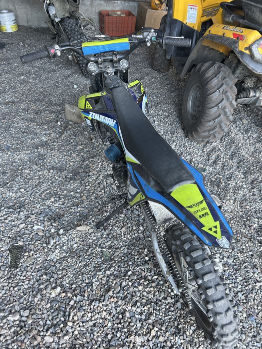 Продоется питбайк 125 кубов торг имеетца